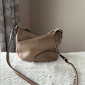 Elegant Tan Leather Shoulder Bag